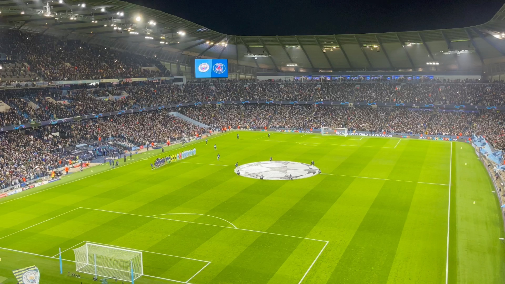 ewc官网入口 -华盛顿奇才训练开放日，集结日官宣签约引欢呼，欧冠在即，训练强度明显提升的简单介绍