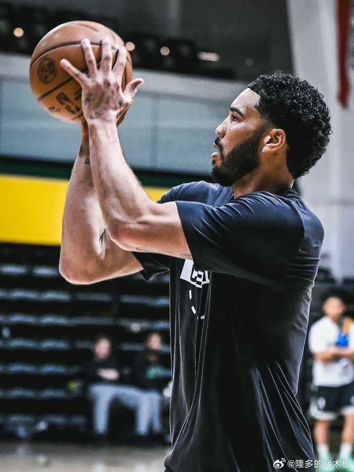 ewc官网入口 -塔图姆在掘金比赛中高光表现转折点托特纳姆完成体检，广东宏远手感冰凉备战NBA常规赛看傻球迷 